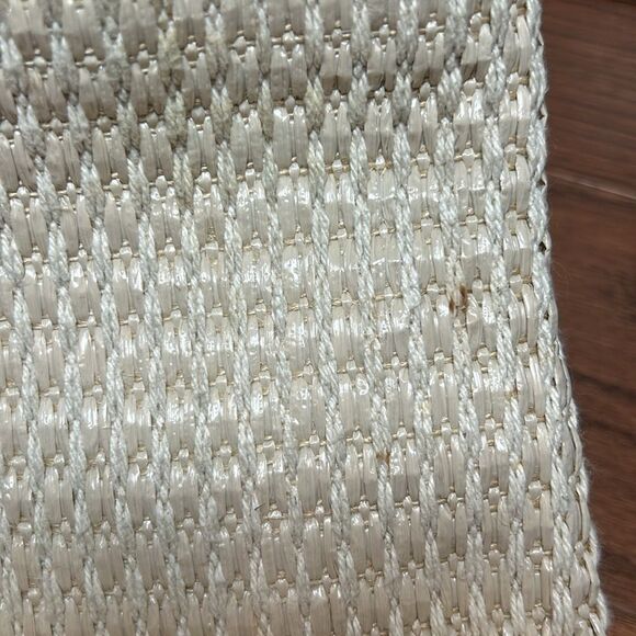 Sonoma small woven straw bag with leather handle and zipper closure - Picture 6 of 11